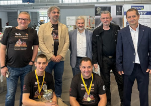 Bartek z Tatą i jury