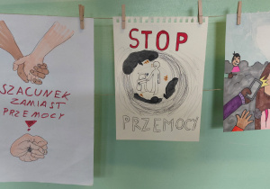 prace uczniów wykonane podczas tygodnia przeciwdziałania przemocy