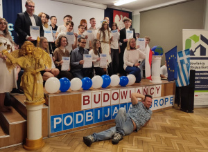 uczestnicy projektu wraz z opiekunami